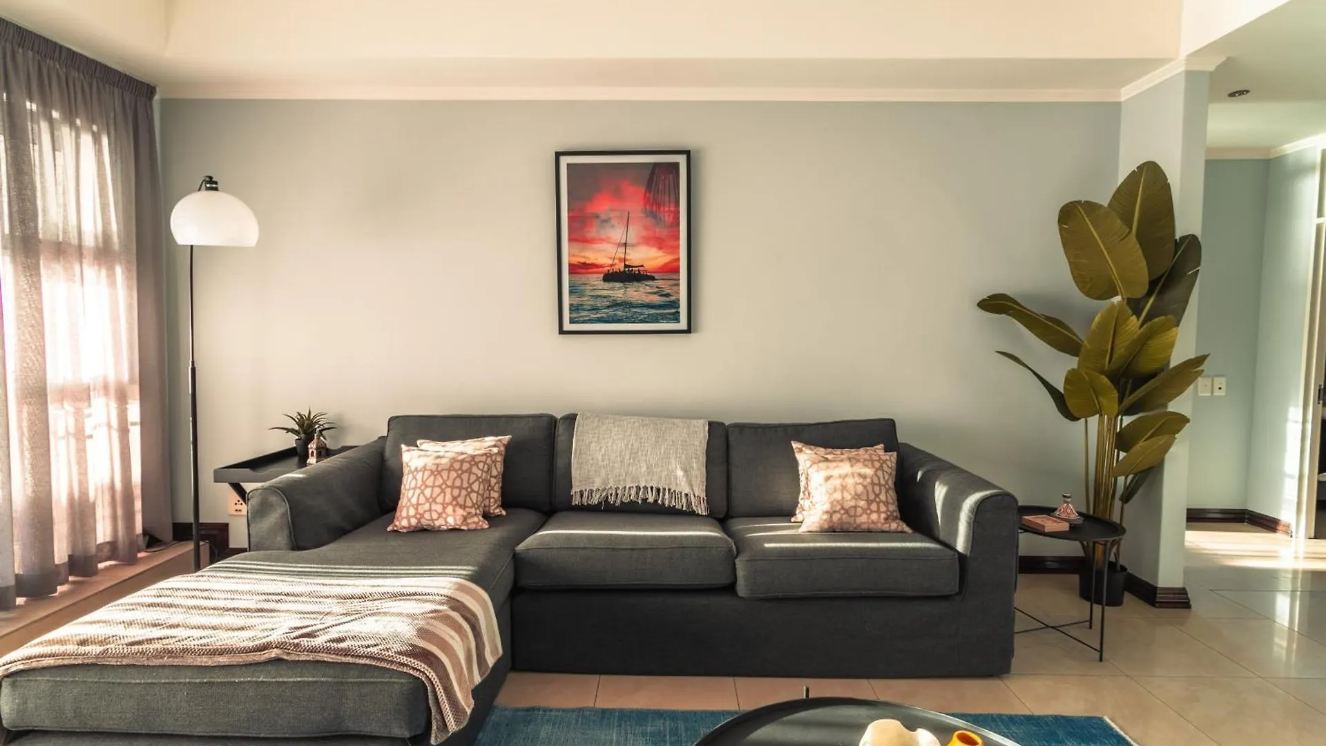 The Centurion - Pool Deck Apartment With Views! Cape Town 0*,  South Africa