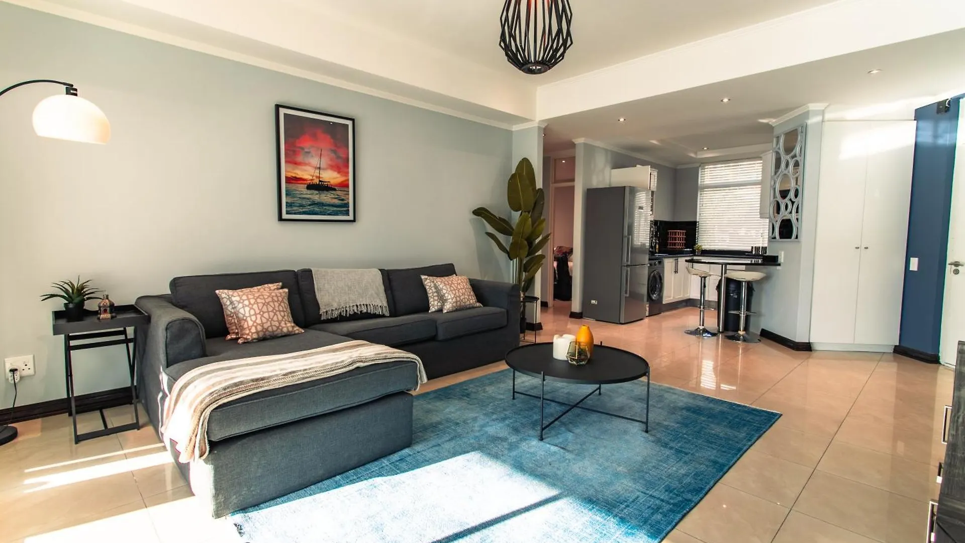 The Centurion - Pool Deck Apartment With Views! Cape Town