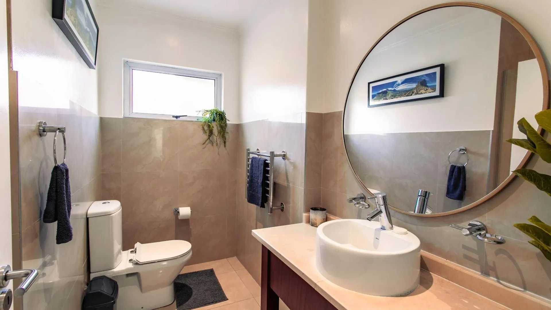 The Centurion - Pool Deck Apartment With Views! Cape Town