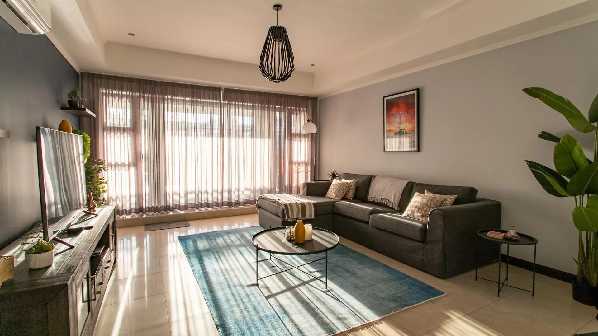 The Centurion - Pool Deck Apartment With Views! Cape Town South Africa