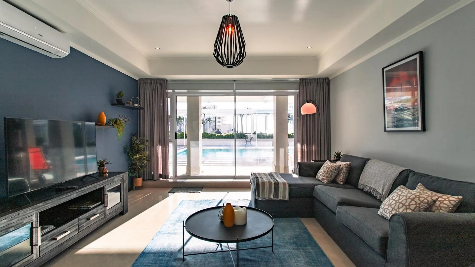The Centurion - Pool Deck Apartment With Views! Cape Town 0*,  South Africa