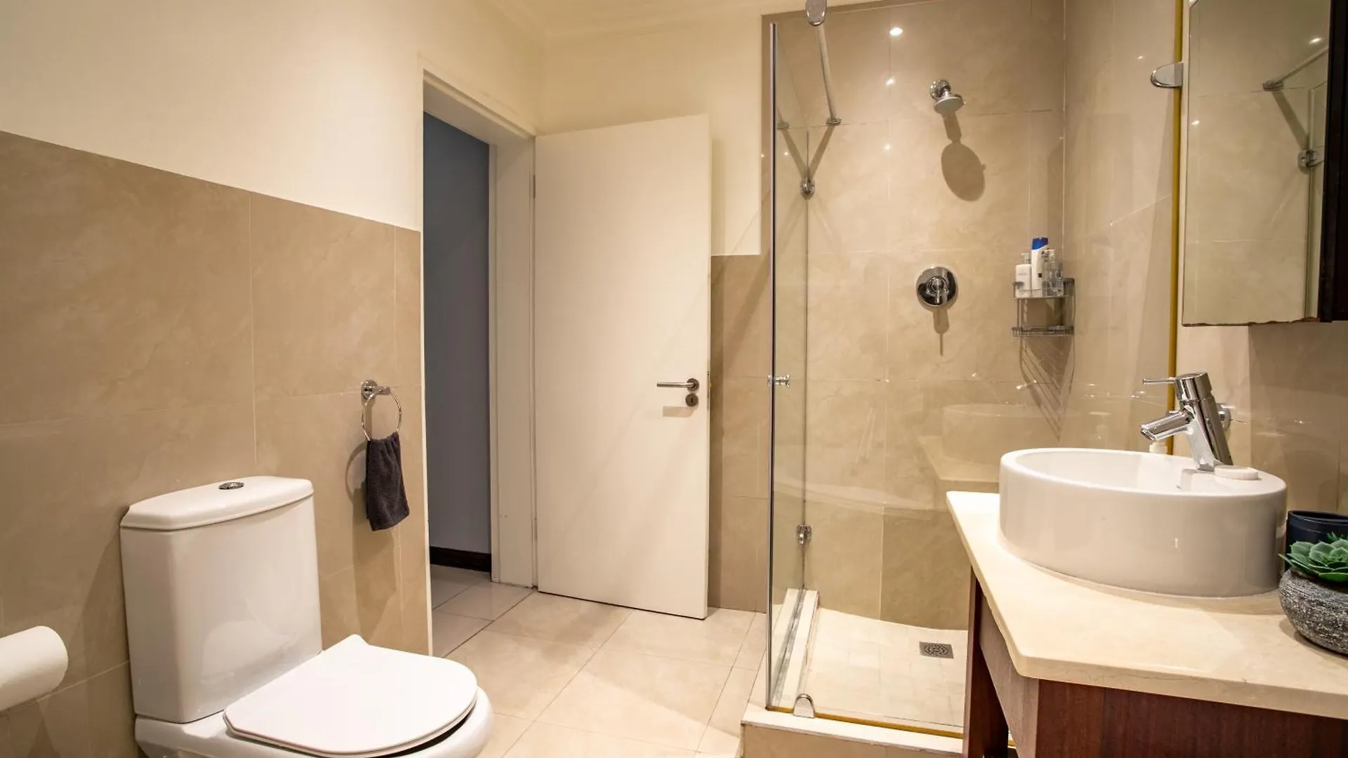 The Centurion - Pool Deck Apartment With Views! Cape Town South Africa