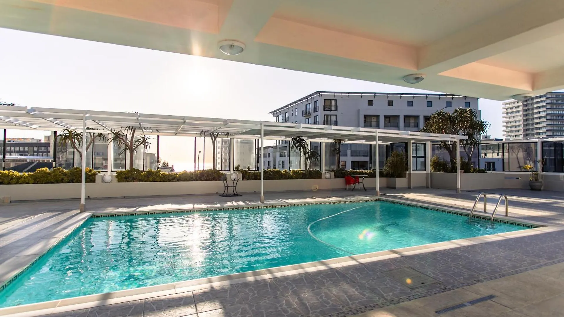The Centurion - Pool Deck Apartment With Views! Cape Town 0*,