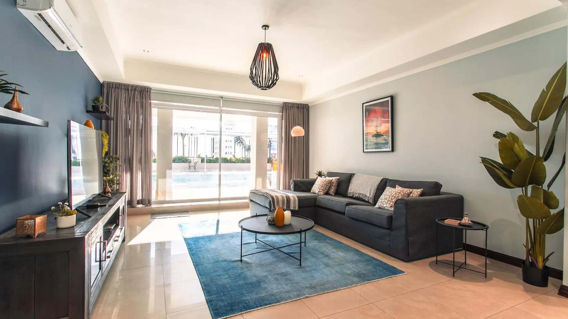 The Centurion - Pool Deck Apartment With Views! Cape Town 0*,  South Africa